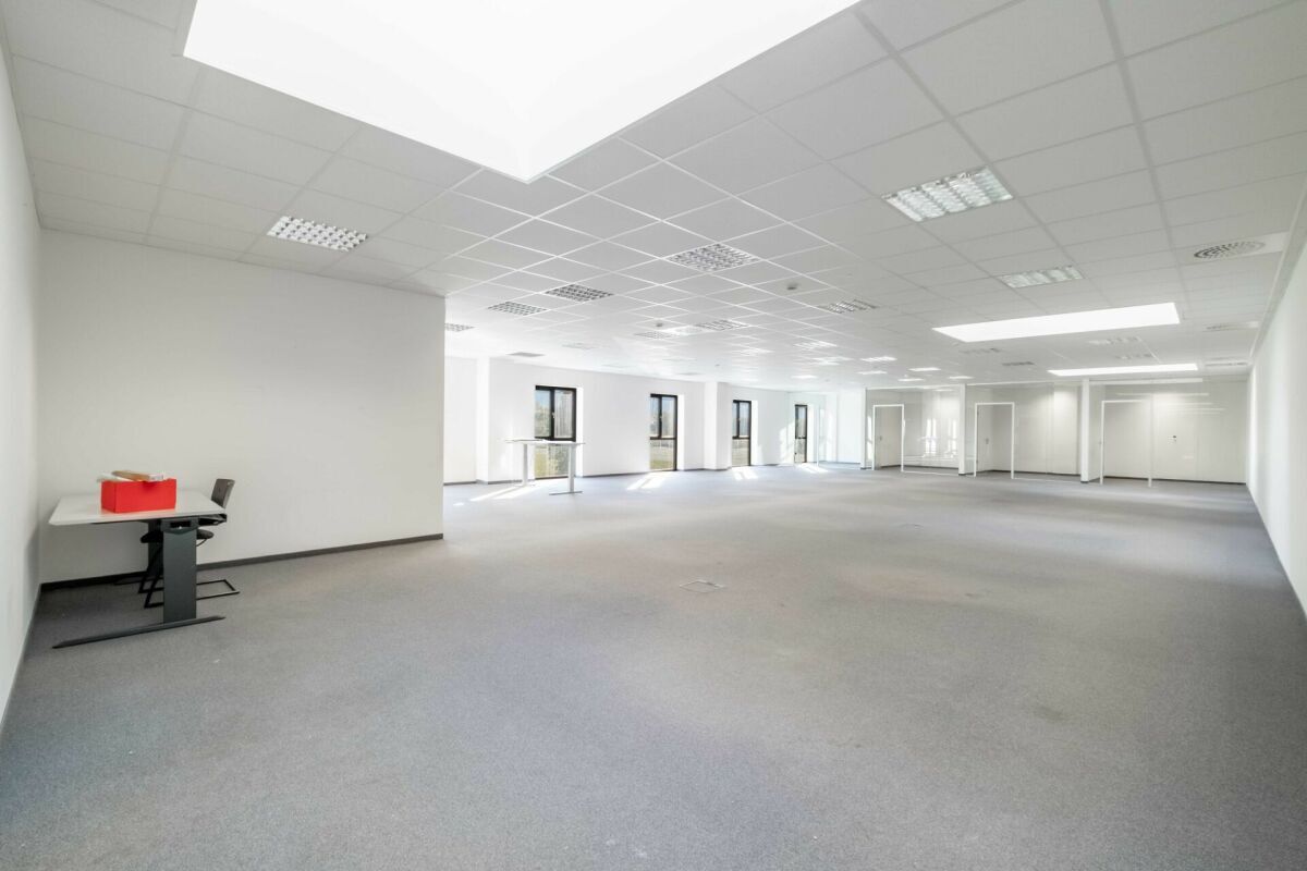 Attraktive Büroräumlichkeiten ab 250 m2  - hell, modern und zentral