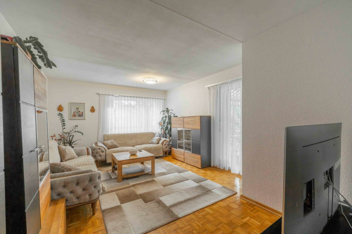 Attraktives Renditeobjekt: 2 Mehrfamilienhäuser mit 15 Wohnungen