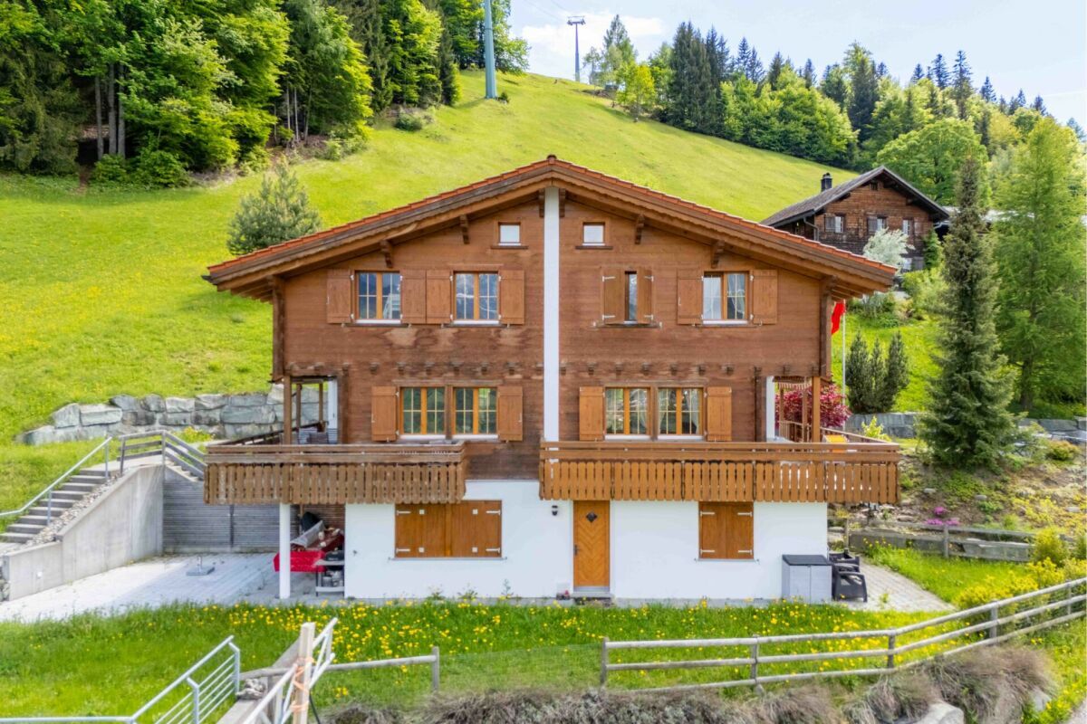 Chaletzauber 4.5 Zimmer-Maisonettewohnung mit atemberaubender Aussicht