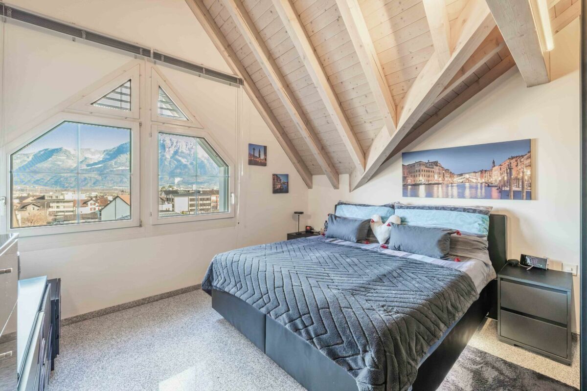 Charmante 3.5-Zimmer Dachwohnung mit Cheminée und stilvollem Ausbau