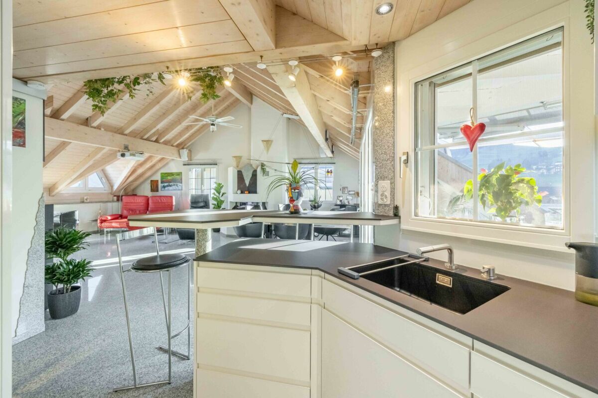 Charmante 3.5-Zimmer Dachwohnung mit Cheminée und stilvollem Ausbau