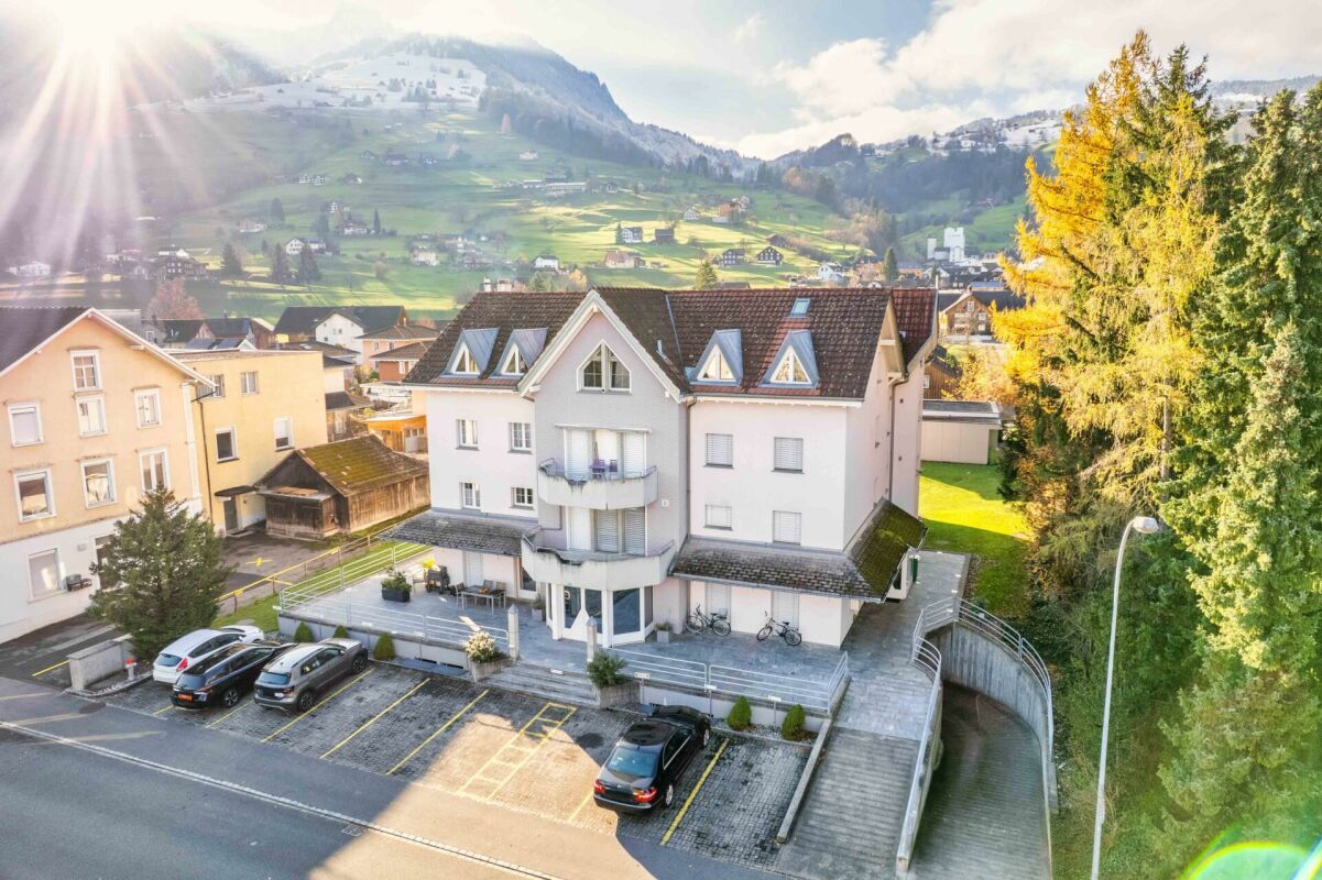 Charmante 3.5-Zimmer Dachwohnung mit Cheminée und stilvollem Ausbau