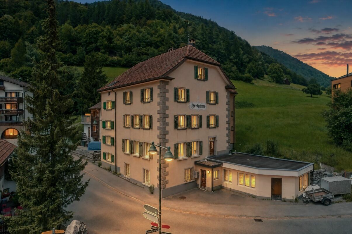 Das Raumwunder im Taminatal: 9-Zimmer Haus mit viel Potenzial