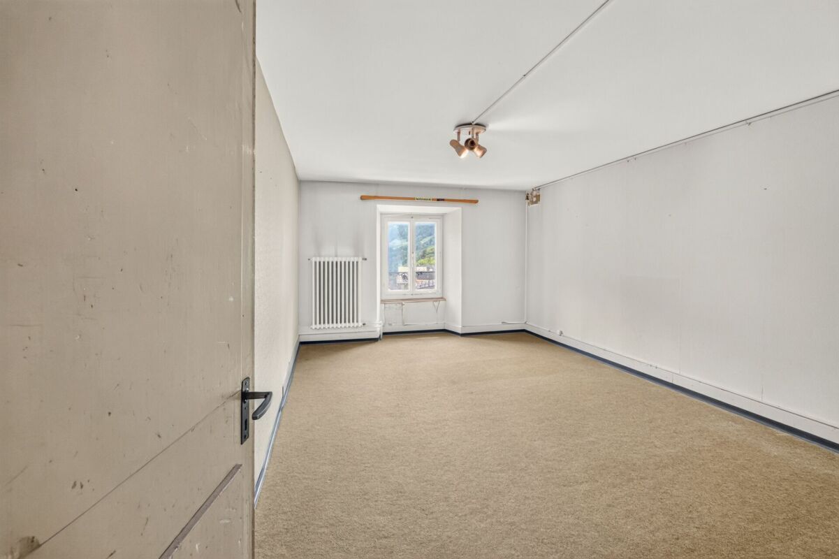 Das Raumwunder im Taminatal: 9-Zimmer Haus mit viel Potenzial