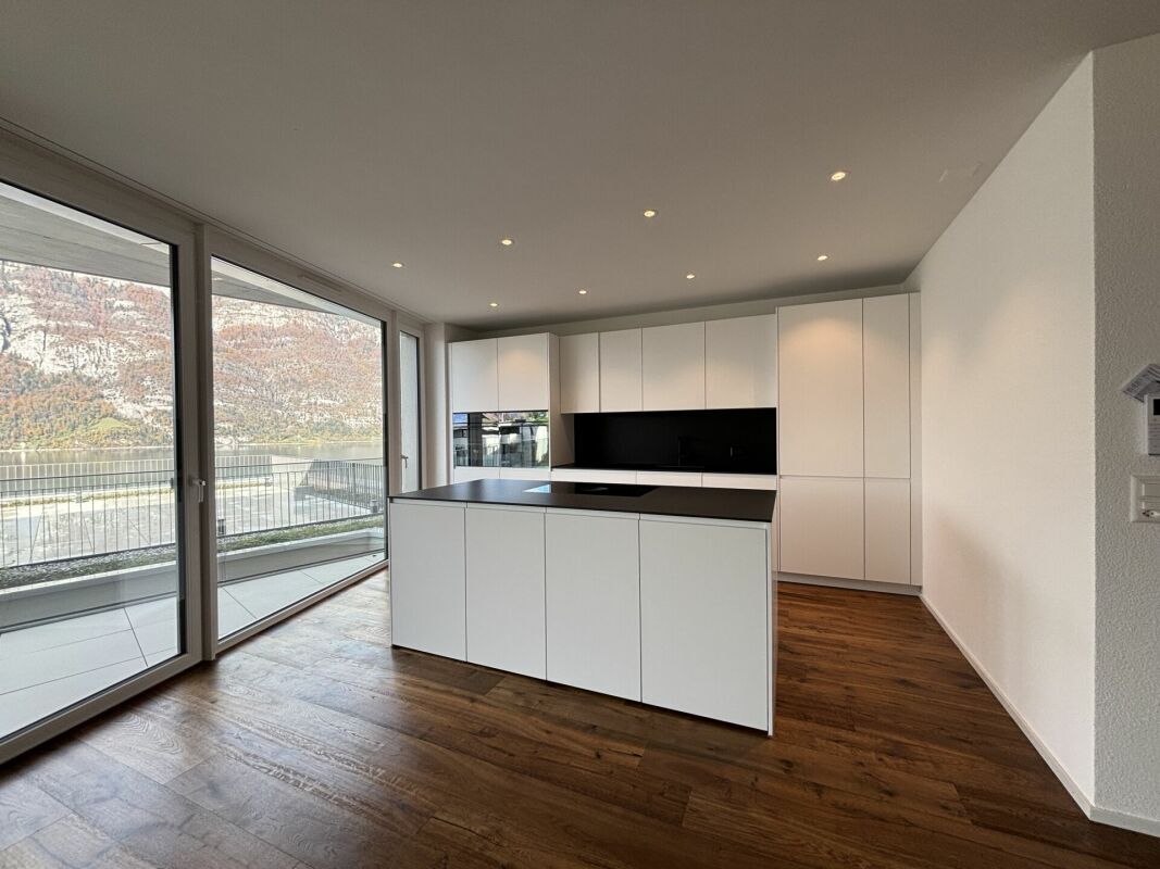Exklusive 5.5 Zimmer-Terrassenwohnung mit Blick auf den Walensee