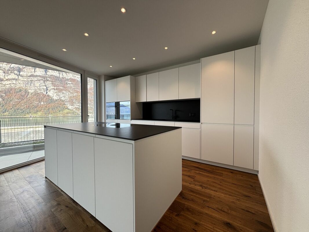 Exklusive 5.5 Zimmer-Terrassenwohnung mit Blick auf den Walensee