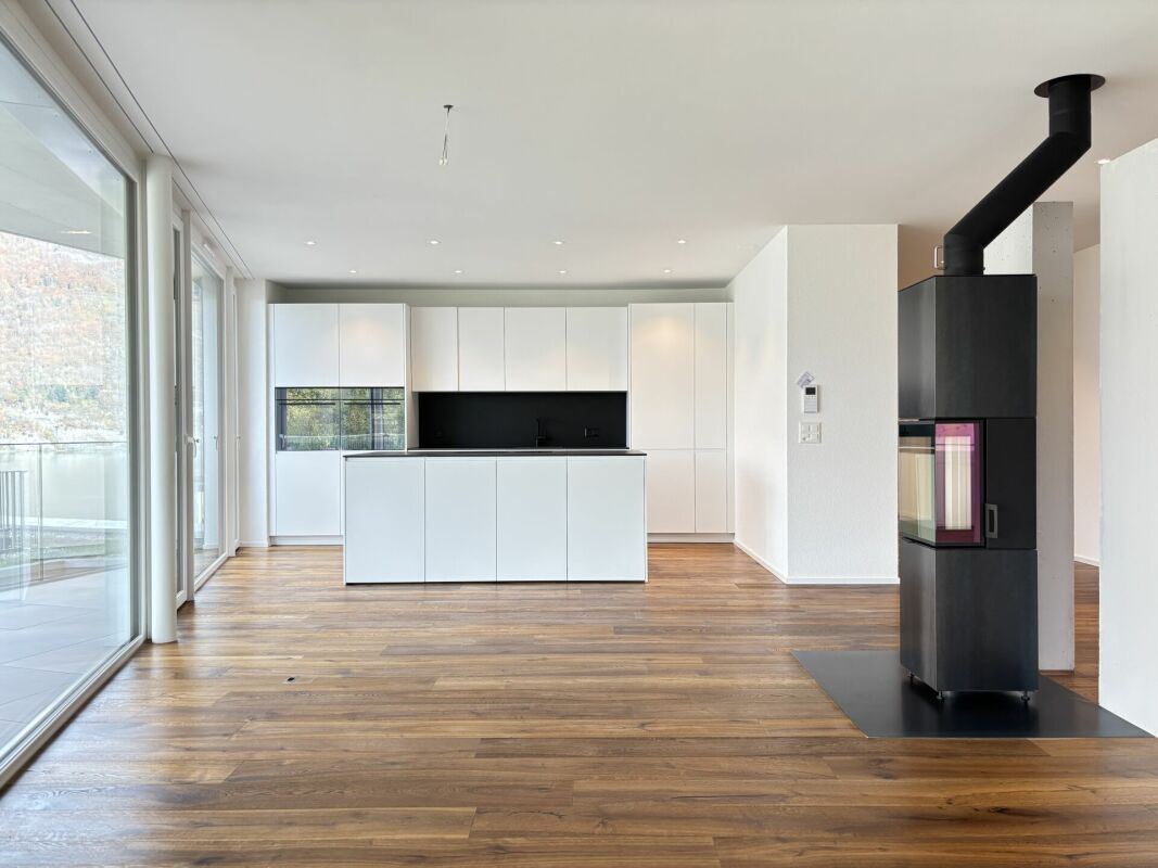 Exklusive 5.5 Zimmer-Terrassenwohnung mit Blick auf den Walensee