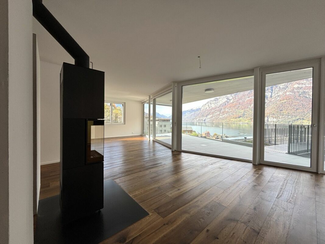 Exklusive 5.5 Zimmer-Terrassenwohnung mit Blick auf den Walensee