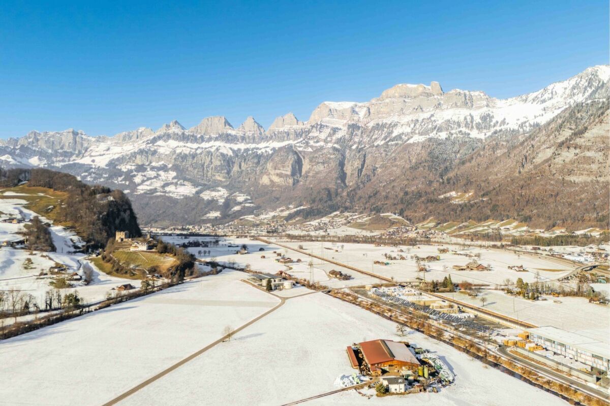 Familienfreundliches 5.5 Zi.-Einfamilienhaus an Toplage zu verkaufen