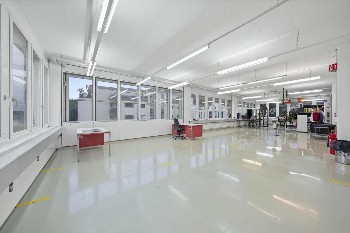 Flexible Gewerbefläche mit Paternosteraufzug - vielseitig nutzbar für Ihr Projekt