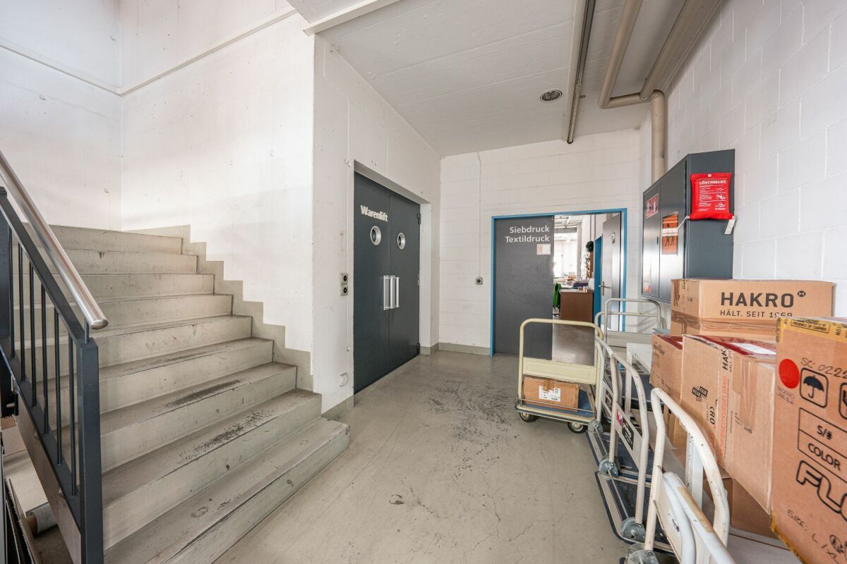 Gewerbe- und Büroflächen an optimaler Lage mit Showroom