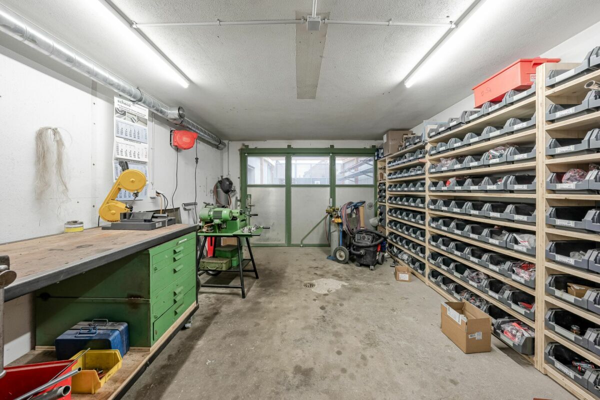 Gewerberäumlichkeiten mit Werkstatt und Büro - Perfekt für Ihr Unternehmen!