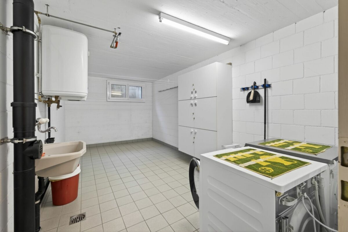 Grosszügige 3.5-Zimmmerwohnung im Erdgeschoss mit Gartensitzplatz und Bergblick