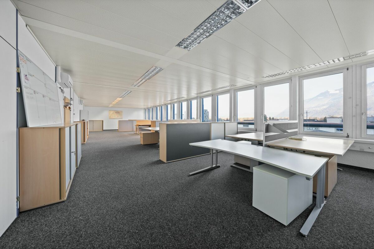 Lichtdurchflutete Büroräume mit Aussicht - Top Lage nahe Bahnhof