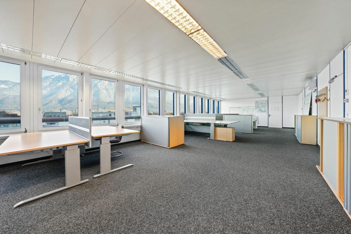 Lichtdurchflutete Büroräume mit Aussicht - Top Lage nahe Bahnhof