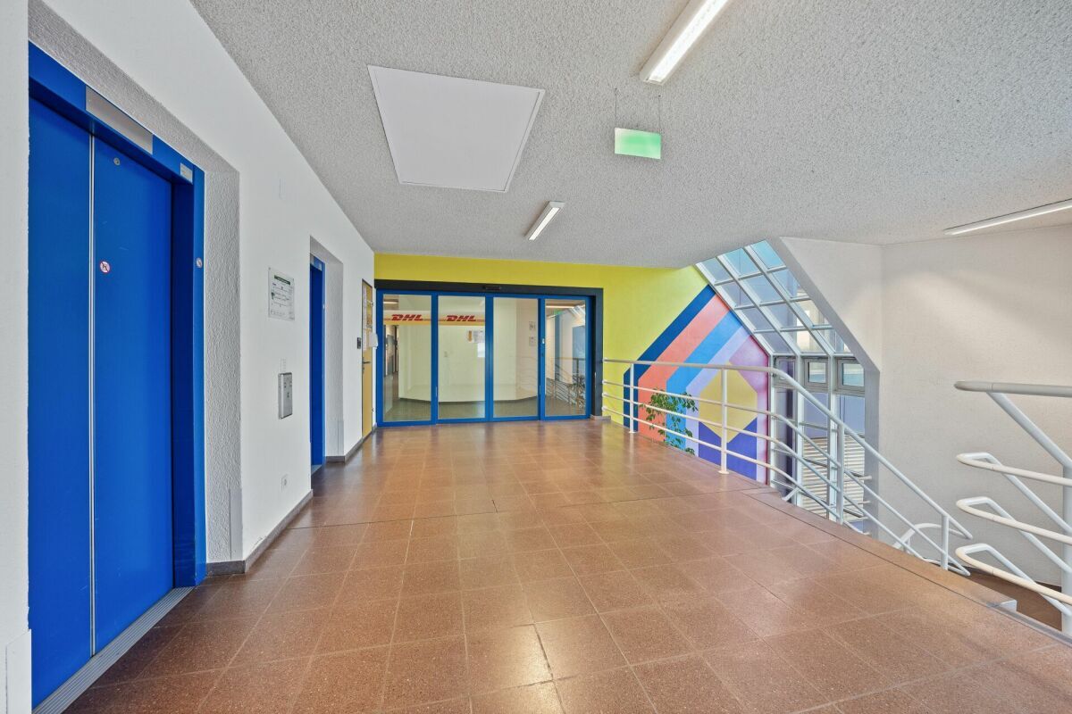 Lichtdurchflutete Büroräume mit Aussicht - Top Lage nahe Bahnhof