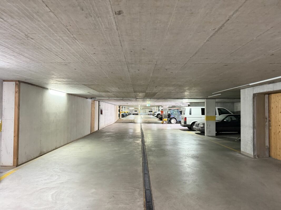 Vielseitig nutzbare Tiefgaragenplätze mit optimaler Autobahnanbindung in Haag